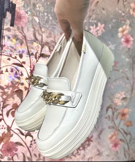 (Category: ) located in . Submitted by chicfinds.slay (Listing ID 1462112019, Image 1). Description: .