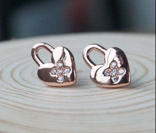 耳環 (Earrings) Collection item 2
