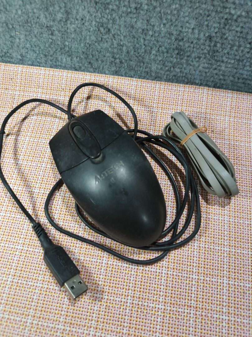 A4tech computer mouse with cable (Category: Mouse & Mousepads) located in San Leonardo. Submitted by burgossanleonardo.12345 (Listing ID 1462201626, Image 2). Description: Selling as is Set of 1pc computer mouse and 1 pc cable.