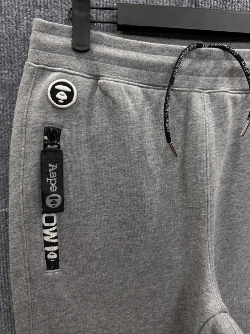 A Bathing Ape BAPE Grey Ape Head Sweatpants (Category: Activewear) located in Marikina City. Submitted by grindmanila (Listing ID 1462108726, Image 3). Description: MENS MED - LARGE FITS✔️ MEDIUM TAG 30 - 34 WAISTLINE 38 LENGTH GOOD AS BRANDNEW✅.