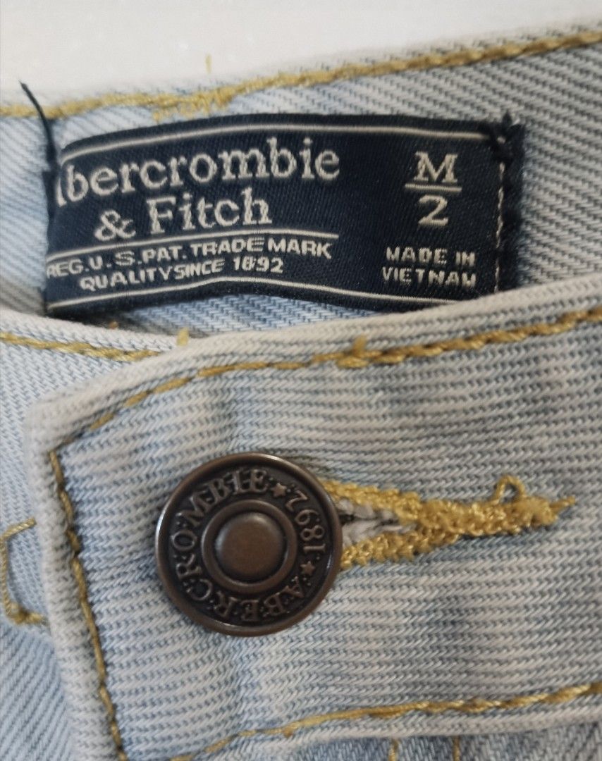Abercrombie & fitch denim short (Category: Shorts) located in Pateros City. Submitted by blashjunks.y2k (Listing ID 1462233421, Image 3). Description: ABERCROMBIE & FITCH DENIM SHORT SIZE 28" WAIST 12" LENGTH 350PHP MSG US.