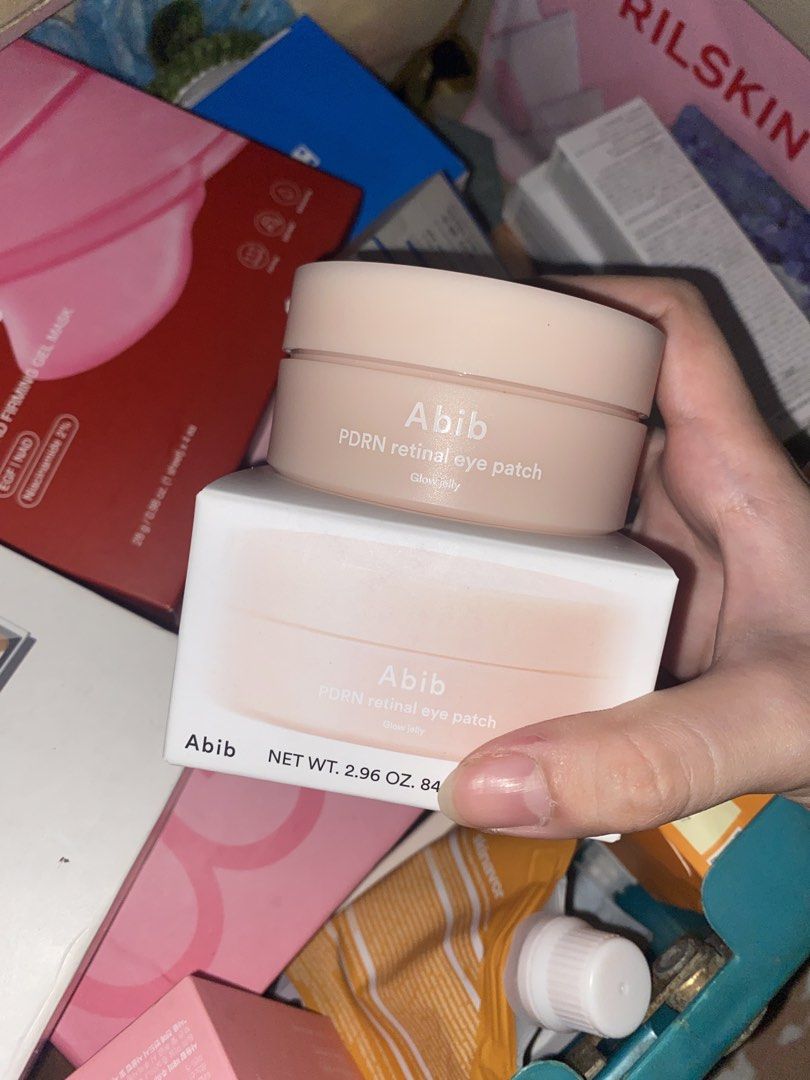 Abib PDRN Retinal Eye Patch Glow Jelly (Category: Face Care) located in Manila. Submitted by strawberhii1004 (Listing ID 1462157431, Image 1). Description: - Abib PDRN Glow Jelly Eye Patches - Complete set with jar and box - Net weight: 84g (2.96 oz) - Ideal addition to your skincare routine.
