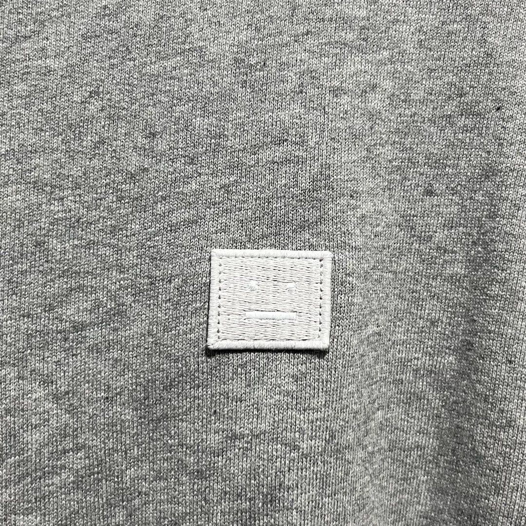 Acne Studios Face Patch Logo Crewneck Sweatshirt (Category: Activewear) located in Davao. Submitted by lwnfits (Listing ID 1462231665, Image 3). Description: Acne Studios Face Patch Logo Crewneck Sweatshirt Authentic Excellent UC Dimensions: Width: 24 Length: 28 Issue/s: need wash Price: 899 + shipping .
