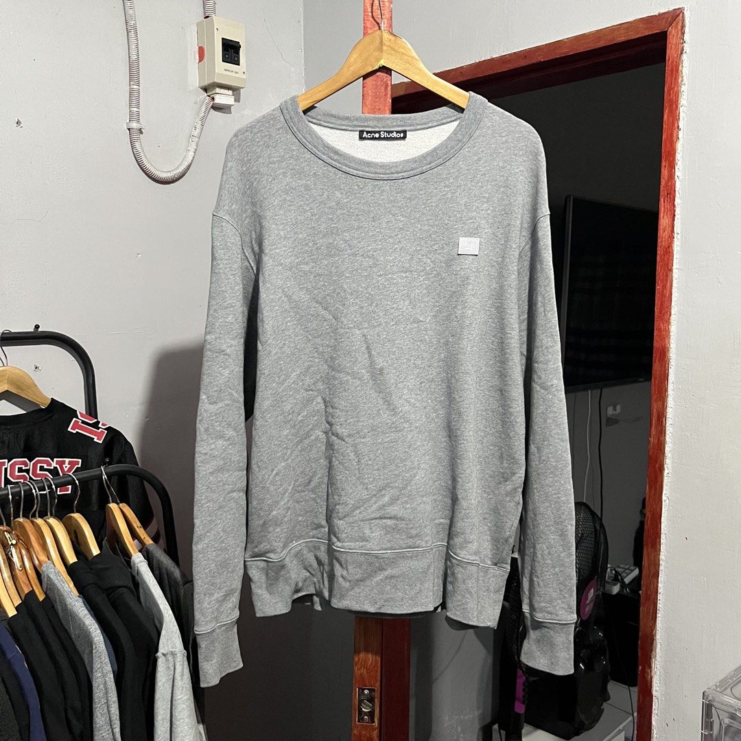 Acne Studios Face Patch Logo Crewneck Sweatshirt (Category: Activewear) located in Davao. Submitted by lwnfits (Listing ID 1462231665, Image 2). Description: Acne Studios Face Patch Logo Crewneck Sweatshirt Authentic Excellent UC Dimensions: Width: 24 Length: 28 Issue/s: need wash Price: 899 + shipping .