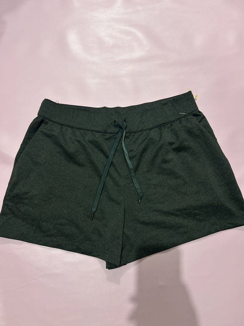 Active Short (Category: Activewear) located in Manila. Submitted by chen_clybelles (Listing ID 1462171626, Image 1). Description: .