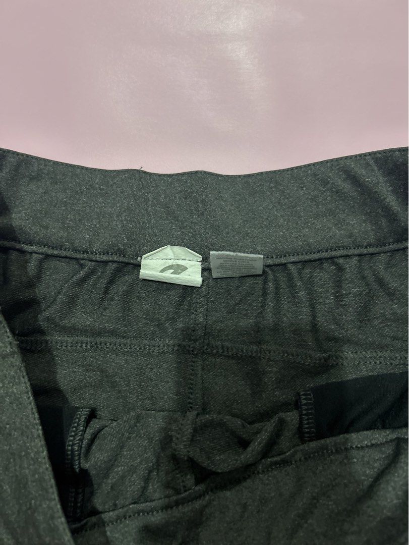 Active Short (Category: Activewear) located in Manila. Submitted by chen_clybelles (Listing ID 1462171626, Image 2). Description: .