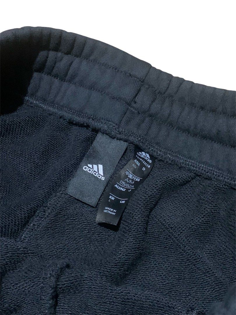 Adidas (Category: Shorts) located in Manila. Submitted by lyf_7hrift (Listing ID 1462177772, Image 3). Description: Adidas Short P400 20L 30W Dimes 10/10 Color Rate Asnew Condition.
