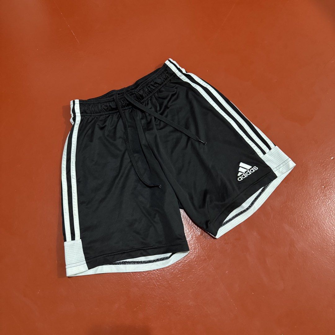 ADIDAS DRI FIT SHORTS (Category: Earphones) located in Pasig City. Submitted by buzzthrifty (Listing ID 1462207457, Image 1). Description: SIZE 24-30(32MAX) WAIST 15"LENGTH EXCELLENT CONDITION ISSUE LAST PIC IF MASELAN .