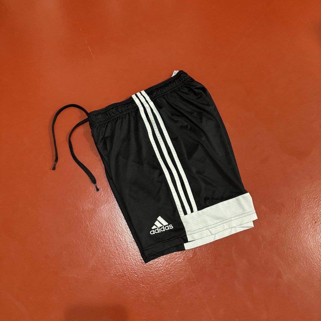 ADIDAS DRI FIT SHORTS (Category: Earphones) located in Pasig City. Submitted by buzzthrifty (Listing ID 1462207457, Image 2). Description: SIZE 24-30(32MAX) WAIST 15"LENGTH EXCELLENT CONDITION ISSUE LAST PIC IF MASELAN .
