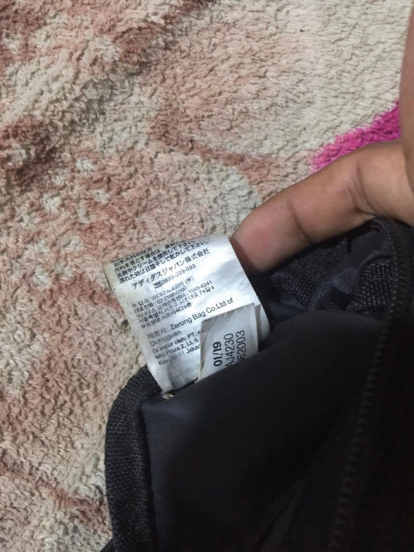 Adidas Fanny Pack (Category: Activewear) located in Tagum. Submitted by urbanoadulajr (Listing ID 1462154434, Image 2). Description: Adidas Fanny Pack Excellent Mine 550.