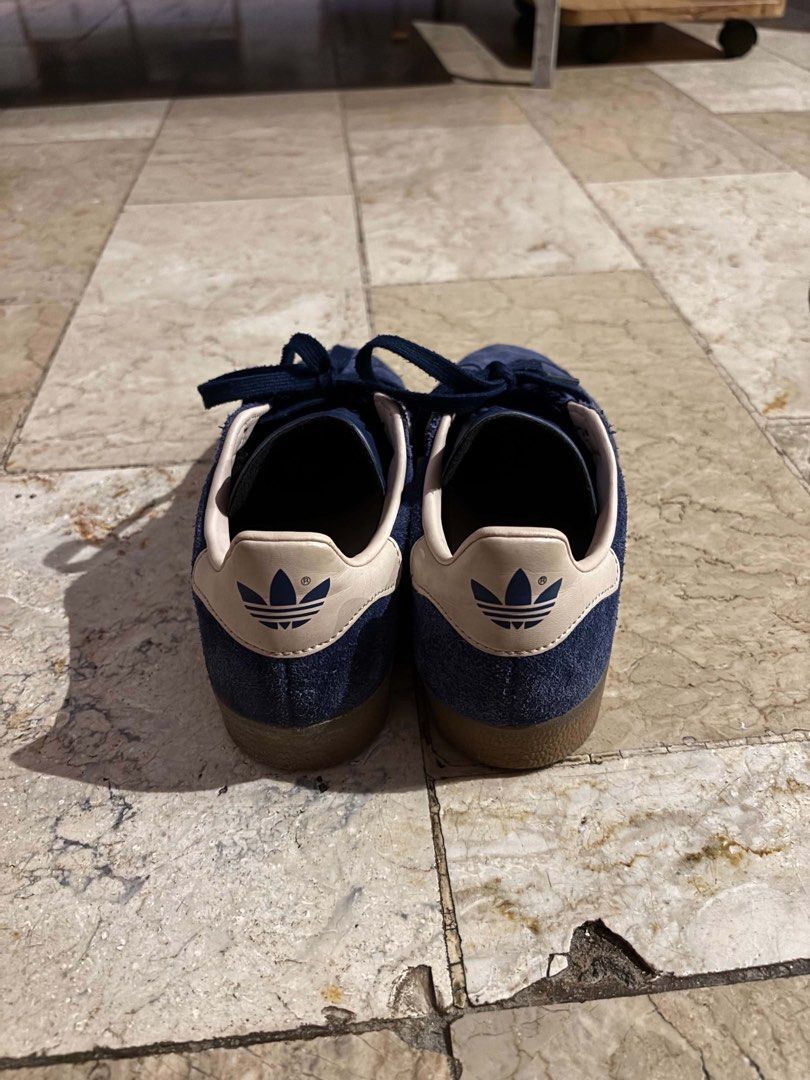 Adidas Gazelle (Category: Sneakers) located in Quezon City. Submitted by amriecole (Listing ID 1462167511, Image 3). Description: Adidas Gazelle Size W 4 and a half (can fit up to size 6) ₱4500 Orig price: ₱7300 No issues No box Lalamove or Meetup (UST / Ever Gotesco) .