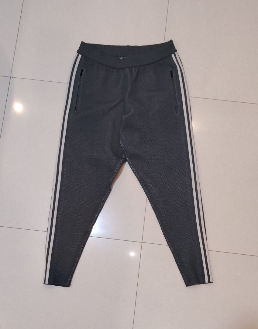 Adidas Gray Ribbed Knit Track Pants (Category: Joggers) located in Bacolor. Submitted by thriftyperminute (Listing ID 1462206021, Image 2). Description: -May ilang pulls/himulmol -This is a pre-loved or thrifted item so please manage your expectations. -Color may slightly differ due to lighting or with the settings of the device used to view the photos -"Mine" now, pay now policy -Payment through gcash -Sure buyers only, please -No cancellation o