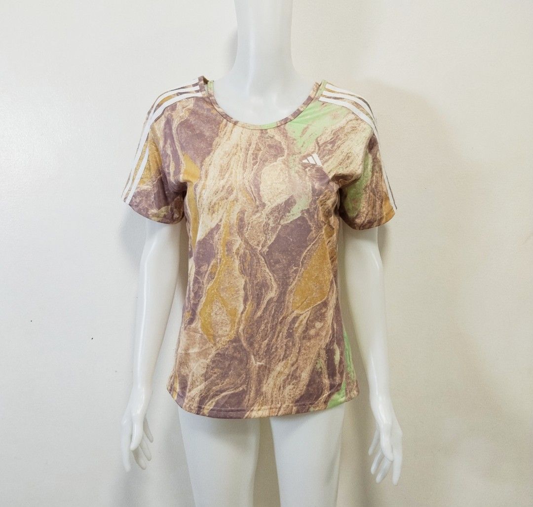 Adidas Airchill shirt for her (Category: Activewear) located in Pateros City. Submitted by blashjunks.y2k (Listing ID 1462234231, Image 1). Description: ADIDAS AIRCHILL FOR HER DRI FIT PRESKO SIZE MEDIUM-LARGE WOMENS 24" LENGTH 18" WIDTH 500PHP MSG US.