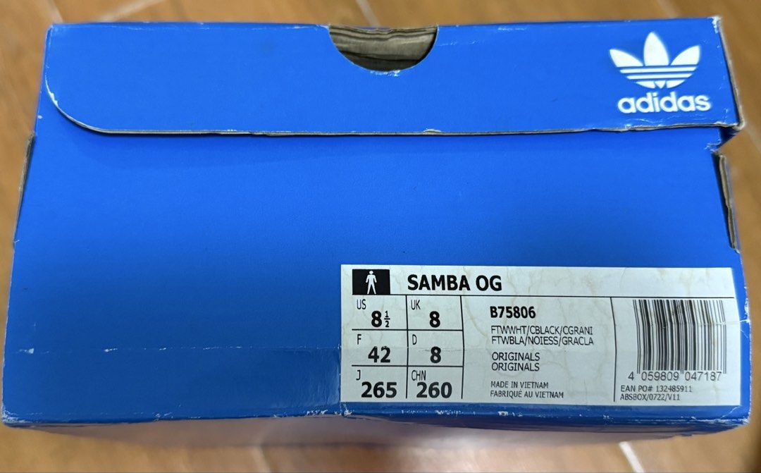 Adidas Samba OG （分類：波鞋）位於 Hong Kong。 由 ptkevin 提交（商品編號 1462128530，圖片 3）。簡介： Adidas Samba OG 白色配灰色麂皮波鞋 UK 8碼 有鞋盒 著左2-3次之後長放鞋櫃 鞋帶污糟咗 介意勿擾 。