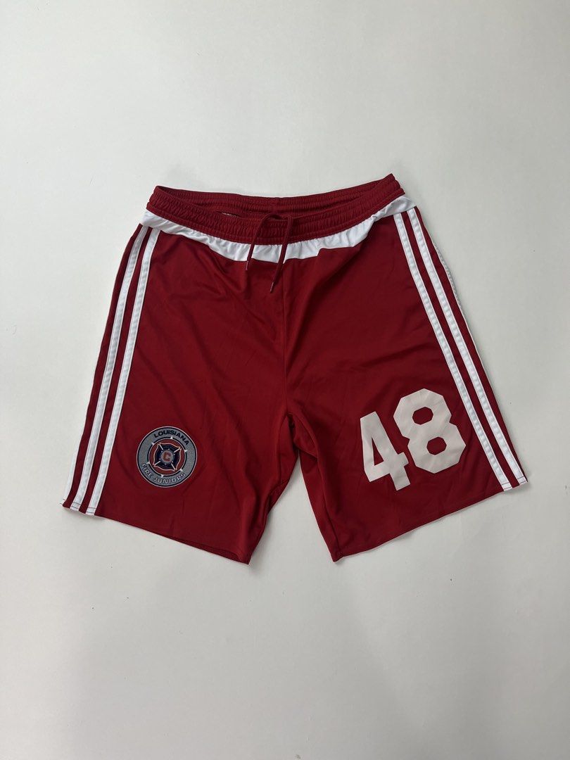 Adidas Shorts (Category: Shorts) located in Makati City. Submitted by ufcknwthbst (Listing ID 1462073819, Image 2). Description: 28-32 waist 17 inch length 9.5/10 condition No issue.