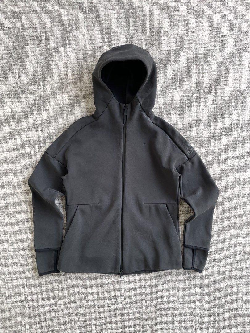 Adidas Softshell Jacket (Category: Hoodies) located in Pasir Mas. Submitted by naamee.co (Listing ID 1462173773, Image 1). Description: -Adidas Softshell Jacket -Condition 9/10 -Logo di bahagian lengan -Size S -P20 L25 -Harga tidak termasuk pos -Sebarang pertanyaan boleh pm.