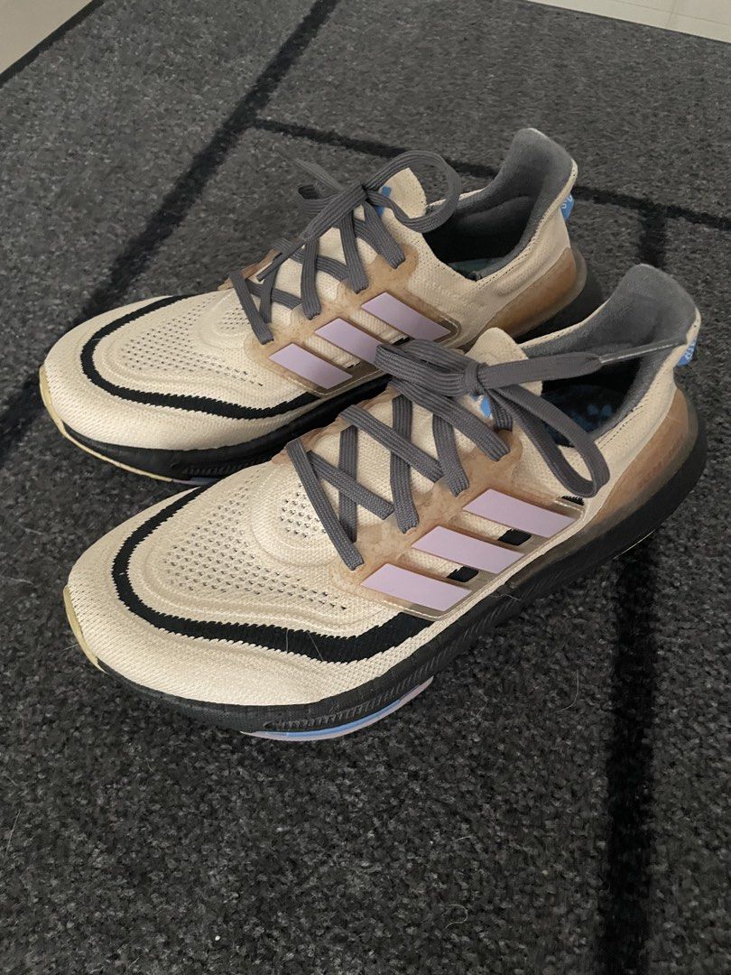 Adidas Ultraboost (Category: Sneakers) located in Muntinlupa City. Submitted by kchan829 (Listing ID 1462055846, Image 2). Description: Adidas Ultraboost US6.5/UK6/EU39/JP24.5 Used only once. Bought the wrong size..