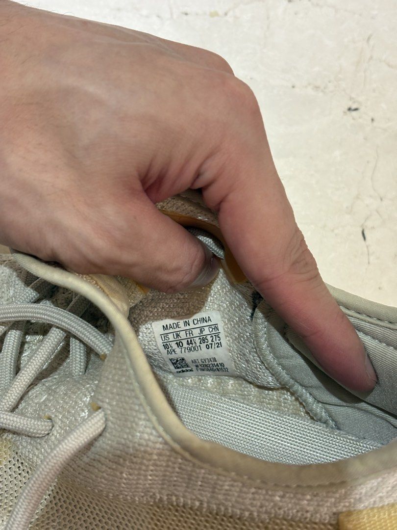 Adidas Yeezy Boost 350 V2 Light US 10 (Category: Sneakers) located in Mauban. Submitted by johnllamas (Listing ID 1462112017, Image 3). Description: - Adidas Yeezy Boost 350 V2 'Light' - Size: US 10 / UK 9.5 / EU 44 - Made in China - Classic design, perfect for daily wear - Features the iconic translucent side stripe - Selling as is - needs cleaning .
