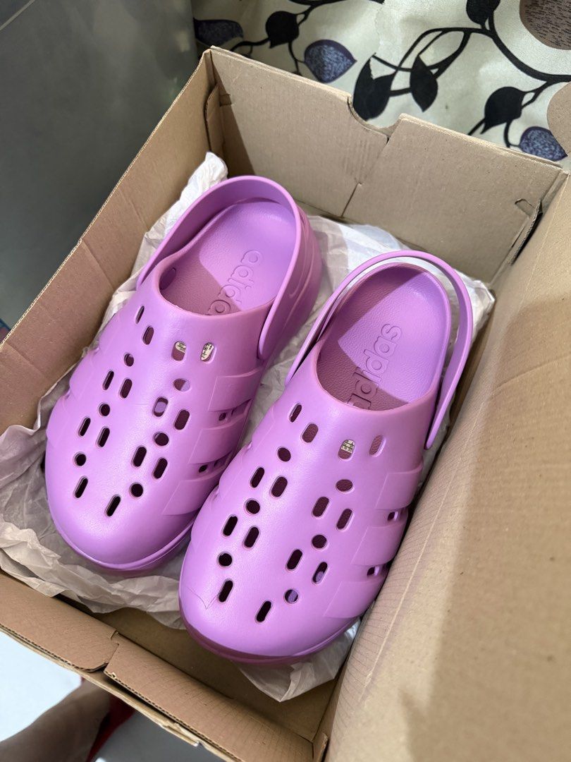 Adilette platform clogs, ORIG ‼️ (Category: Slippers and slides) located in Guiguinto. Submitted by sarahscn26 (Listing ID 1462104331, Image 2). Description: BRAND NEW, Orig still box.