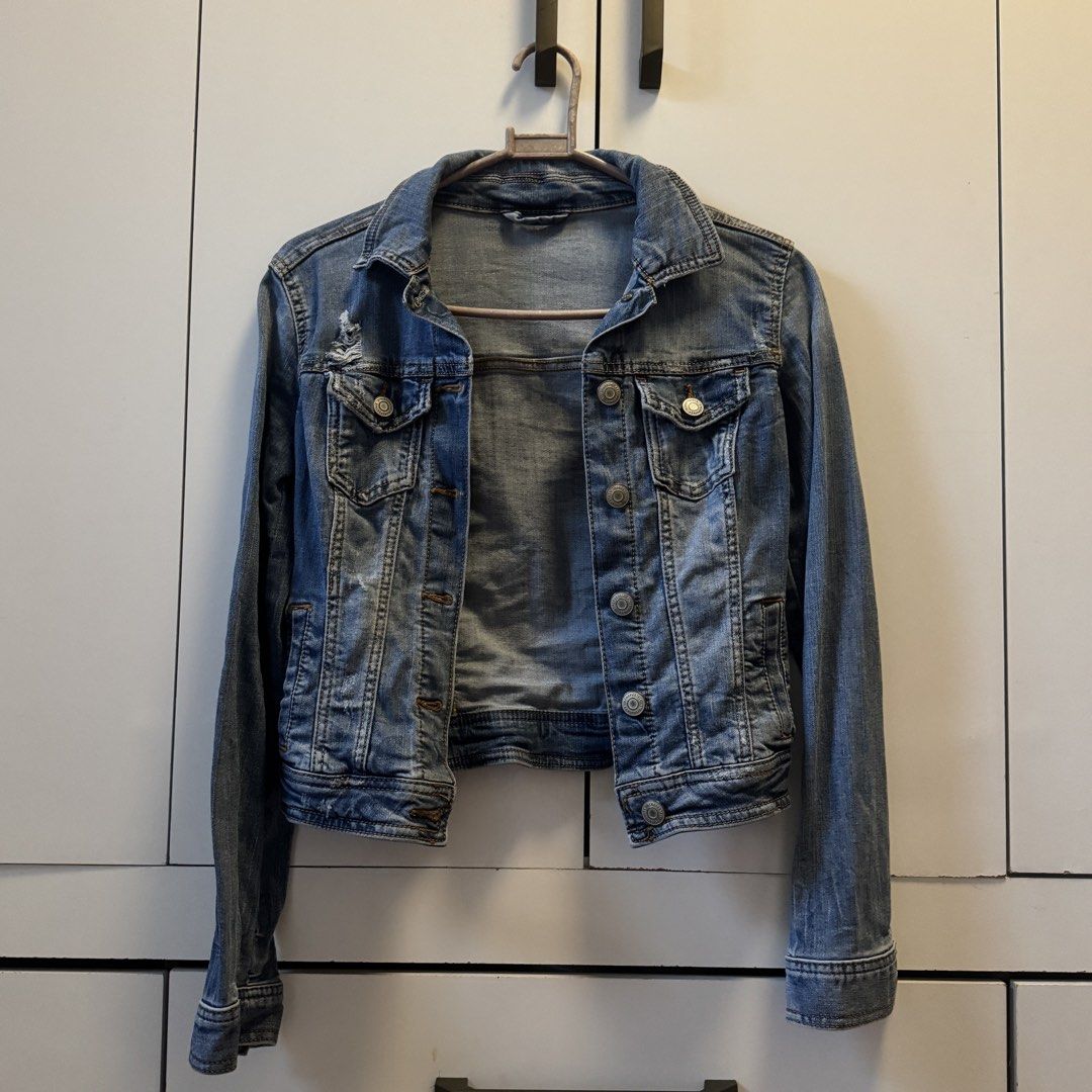 Aeropostale Blue Denim Jacket (Category: Coats, Jackets and Outerwear) located in Quezon City. Submitted by closet.aid (Listing ID 1462113197, Image 1). Description: - Brand: Aeropostale - Color: Blue Denim - Size: XS - Style: Classic denim jacket - Features: Button-up front, chest pockets, distressed details - Versatility: Ideal for layering and casual styling.