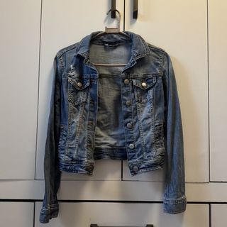 (Category: ) located in . Submitted by closet.aid (Listing ID 1462113197, Image 1). Description: .