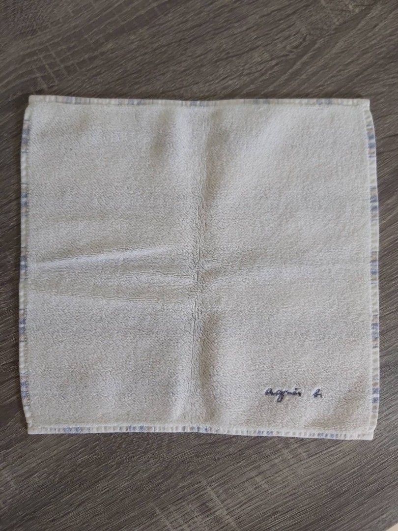 AGNES B. TOWEL HANDKERCHIEF (Category: Handkerchief & Pocket Squares) located in Bulacan. Submitted by nansantiago (Listing ID 1462129828, Image 1). Description: AGNES B. TOWEL HANDKERCHIEF 9.7x9.3" inches 🏷️ ₱75‼️ 📍 Location: Plaridel, Bulacan 💸 Mode of Payments: Gcash / BPI 📦 Pick-up / Ship 🚚 Couriers : Flash Express / SPX / Lalamove.