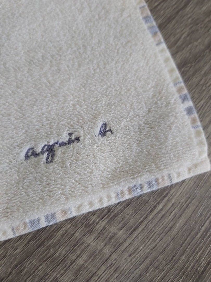AGNES B. TOWEL HANDKERCHIEF (Category: Handkerchief & Pocket Squares) located in Bulacan. Submitted by nansantiago (Listing ID 1462129828, Image 2). Description: AGNES B. TOWEL HANDKERCHIEF 9.7x9.3" inches 🏷️ ₱75‼️ 📍 Location: Plaridel, Bulacan 💸 Mode of Payments: Gcash / BPI 📦 Pick-up / Ship 🚚 Couriers : Flash Express / SPX / Lalamove.