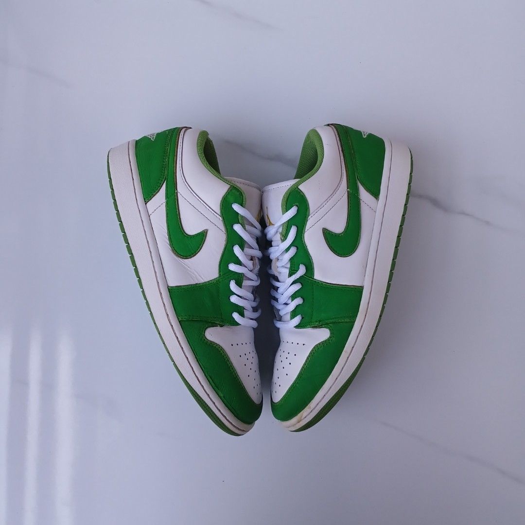 Air Jordan 1 Low Green White (Category: Sneakers) located in Cagayan de Oro. Submitted by sapatos_series (Listing ID 1462161312, Image 3). Description: NÌKE J1 SĒ "CHØRØPHYLL" 🔥 good condition us9.5 eur43 27.5cm 1300 only 📍.