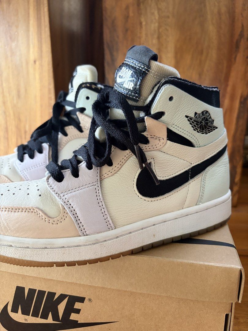 Air Jordan 1 Mid Guava Ice (Category: Sneakers) located in Pasig City. Submitted by chamoisee (Listing ID 1462083547, Image 3). Description: Air Jordan 1 Mid Guava Ice Excellent condition without any issues needs cleaning only size 6 US DM FOR FASTER TRANSACTION 📩.