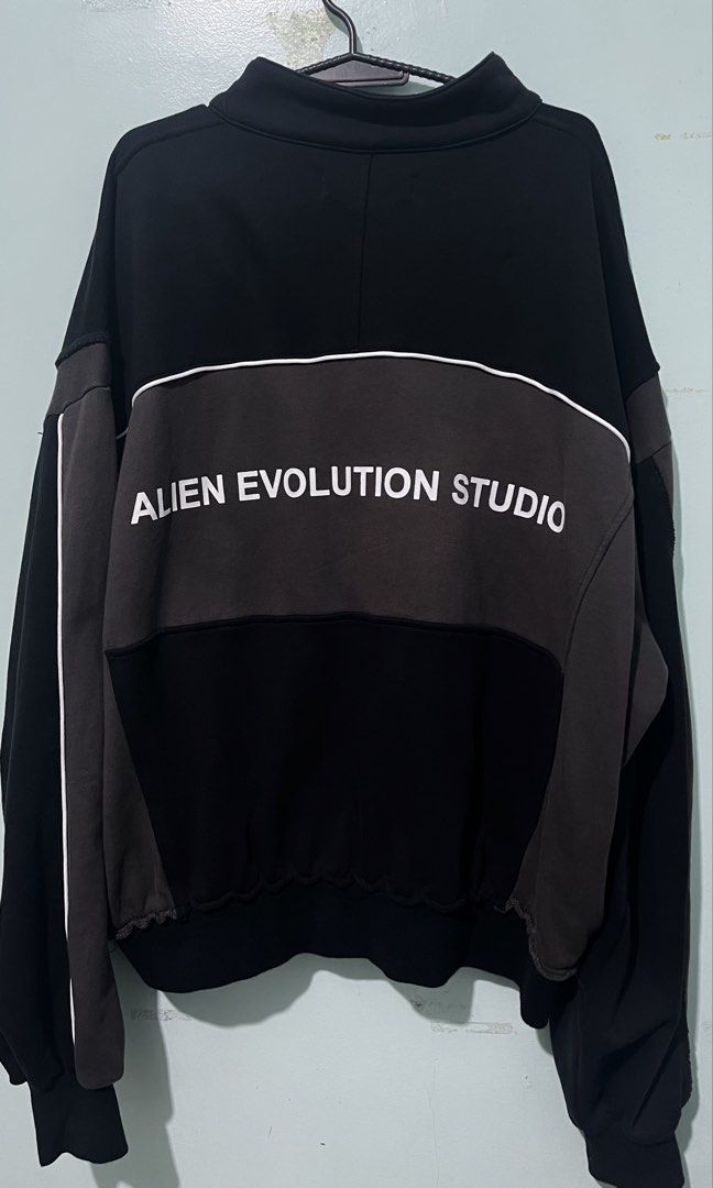 Alien Evolution Studio (AES) High Neck Zip Reconstruct Sweater (Category: Coats, Jackets and Outerwear) located in Lucena. Submitted by needfundsforojt (Listing ID 1462145709, Image 3). Description: Alien Evolution Studio (AES) High-Neck Zip Up Sweater - Oversized Medium (Medium on tag) - Relaxed/Dropped-Shoulder Fit - Original Price $2,800nt - Womanhandled/Pre-owned by a woman Condition: Very Good Color rate: 9.5/10 Dimes: Shoulder Width 60 cm/C