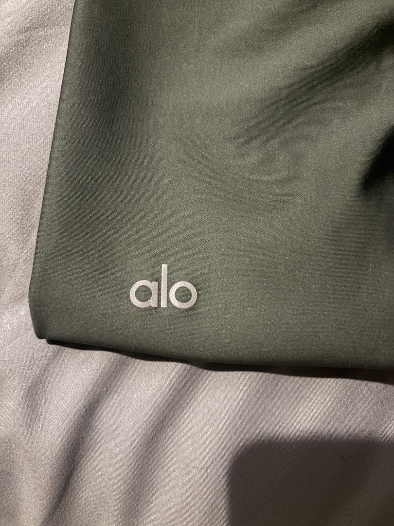 Alo dark green leggings (Category: Activewear) located in Quezon City. Submitted by shopsoph (Listing ID 1462150912, Image 3). Description: super cute color but too small for me.