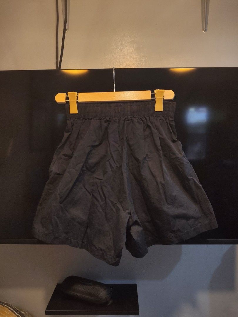 Alo Palda Short (Category: Activewear) located in Paranaque City. Submitted by reymart_1 (Listing ID 1462098144, Image 2). Description: -Free size -excellent condition -10/10 color rate -palda short.