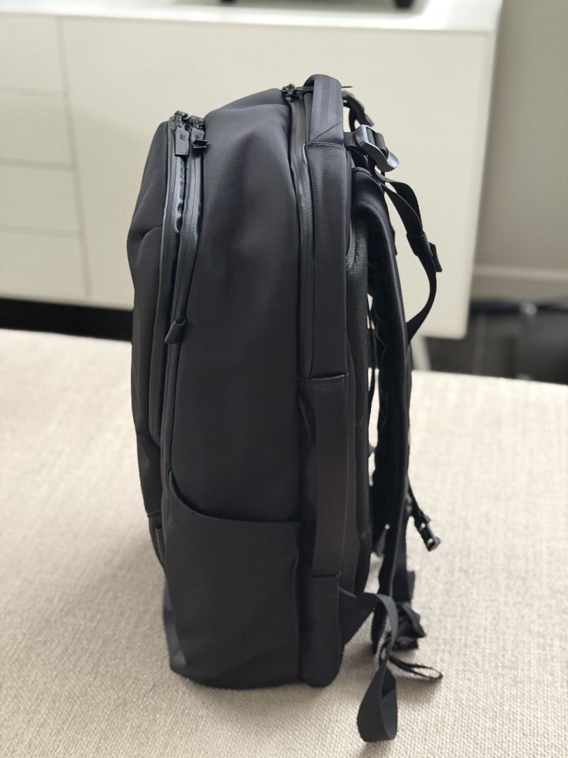 Alpaka Elements Travel Backpack 35L (Category: Backpacks) located in Paranaque City. Submitted by lorenzodlcruz (Listing ID 1462086314, Image 3). Description: Used once, Like new. • 35L capacity • 840D Ballistic Nylon Jet Black (Cool Grey lining) • Three compartments, one front quick access pocket and one side quick access pocket. • Padded, suspended laptop pocket with soft lining (fits up to 16inch laptop) • Main compartment with side mesh pocke
