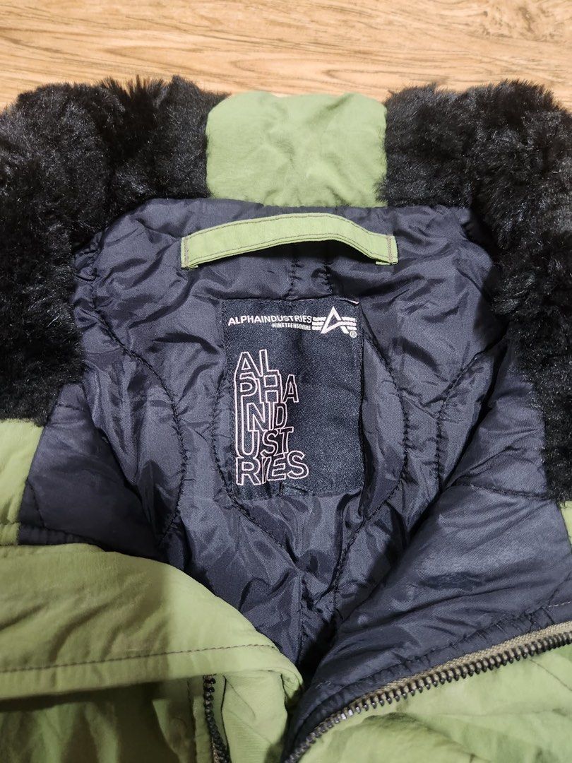Alpha Industries Jacket with Fur Collar (Category: Coats, Jackets and Outerwear) located in Aroroy. Submitted by 3ramor.archv (Listing ID 1462215304, Image 3). Description: .