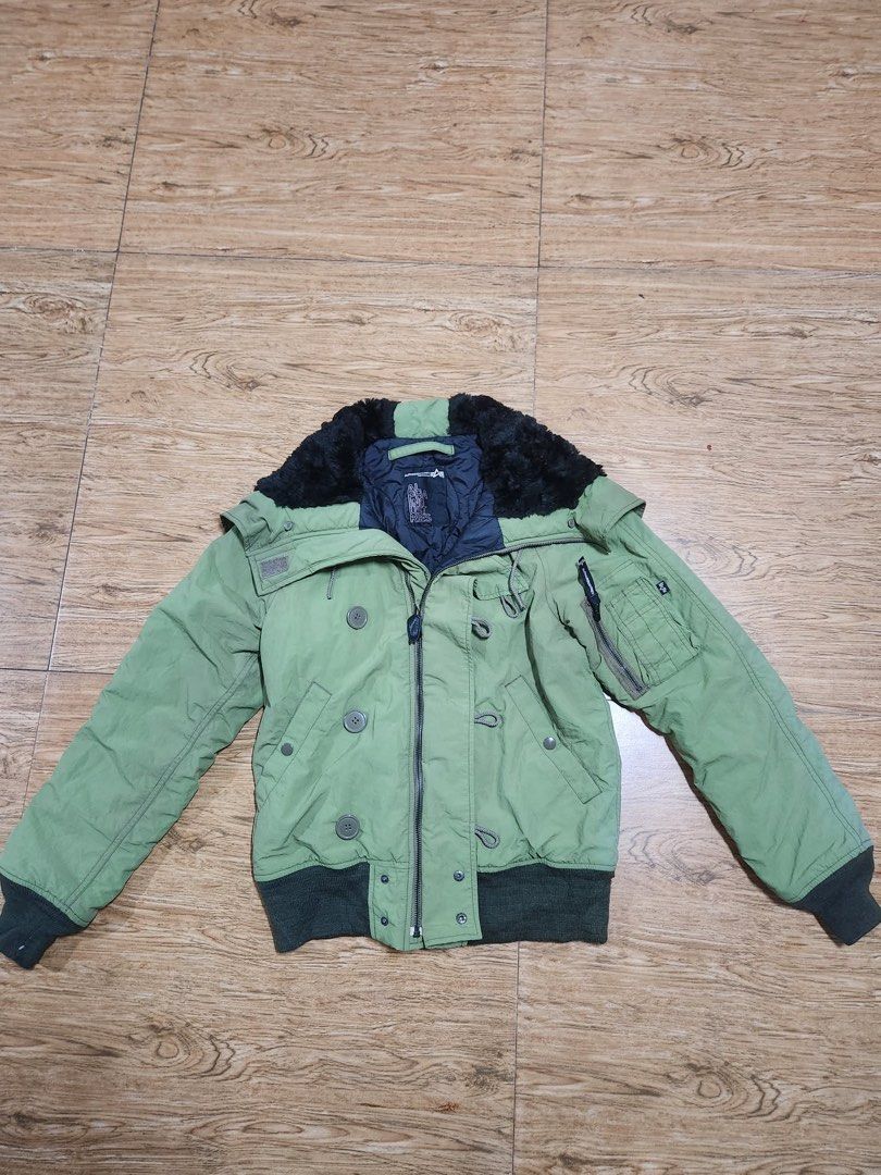 Alpha Industries Jacket with Fur Collar (Category: Coats, Jackets and Outerwear) located in Aroroy. Submitted by 3ramor.archv (Listing ID 1462215304, Image 1). Description: .