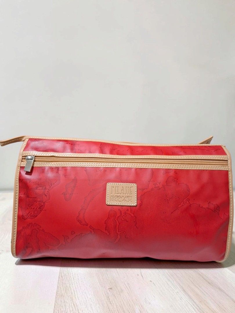 ALVIERO ENVELOPE LEATHER POUCH (Category: Clutches) located in Las Pinas. Submitted by annachiaonair2037 (Listing ID 1462184865, Image 1). Description: ALVIERO ENVELOPE LEATHER POUCH CLUTCH FROM JAPAN MADE IN ITALY OPTI ZIP INNER LEATHER LINING H 9" L 12.5" W 3" Disclaimer: I am not affiliated with, associated with, or authorized by any of the brands featured posted. Any mention of brand names, trademarks, or logos is solely for identification an