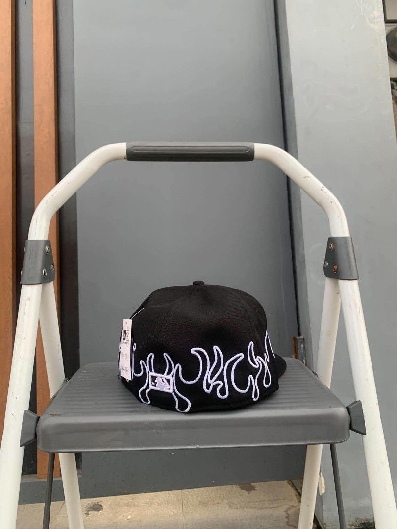ANGELS FITTED CAP (Category: Caps & Hats) located in Quezon City. Submitted by cubao.brim (Listing ID 1462155386, Image 2). Description: 💯ANGELS FITTED CAP 7 1/2 ✅BRAND NEW ✅FITTED CAP JNT | LALAMOVE 📍Quezon City.