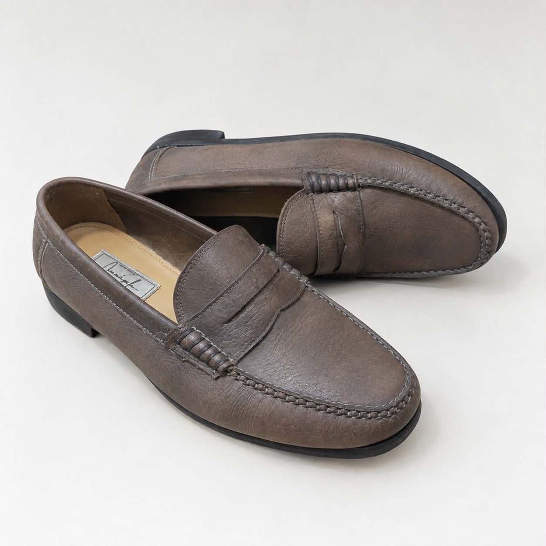 Anniah Loafers (Category: Dress Shoes) located in Angeles City. Submitted by thriftsij (Listing ID 1462184701, Image 2). Description: size 43 (27cm) Anniah (Local Brand) Genuine leather.