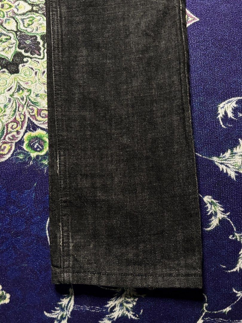 A.P.C. Black Denim Jeans (Category: Jeans) located in Valenzuela. Submitted by telagram (Listing ID 1462118772, Image 3). Description: Waist - 29 Front rise - 10 Inseam - 28 Hem - 7 Knee - 7 Thigh - 10.