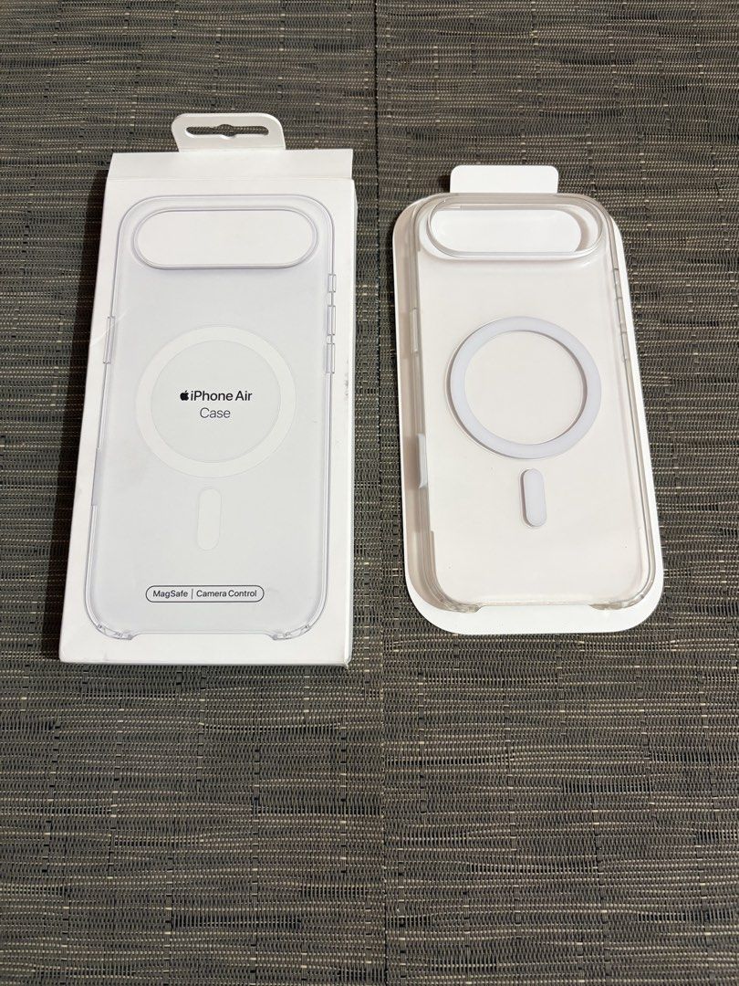 Apple Clear case for iPhone Air (Category: Cases & Sleeves) located in Dasmarinas. Submitted by markusi22 (Listing ID 1462110463, Image 2). Description: .