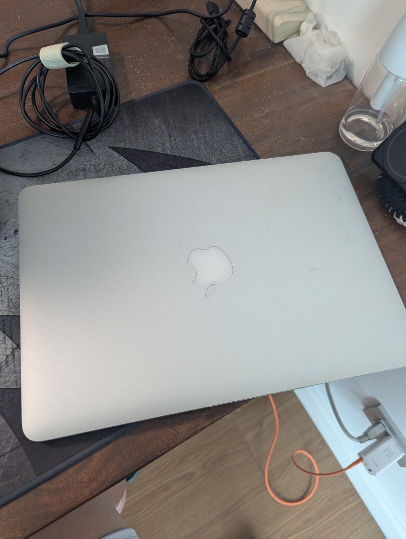 Apple MacBook Pro (Category: Laptops & Notebooks) located in Mandaluyong City. Submitted by rgt1982 (Listing ID 1462093073, Image 3). Description: - Apple MacBook Pro (Retina, 13-inch, Early 2015) - macOS Monterey 12.7.6 (I just reset the entire thing, good as new) - Processor: 2.7 GHz Dual-Core Intel Core i5 - Memory: 8 GB 1867 MHz DDR3 - Graphics: Intel Iris Graphics 6100 1536 MB - Still in perfect condition - Unit and charger only - Negotiable