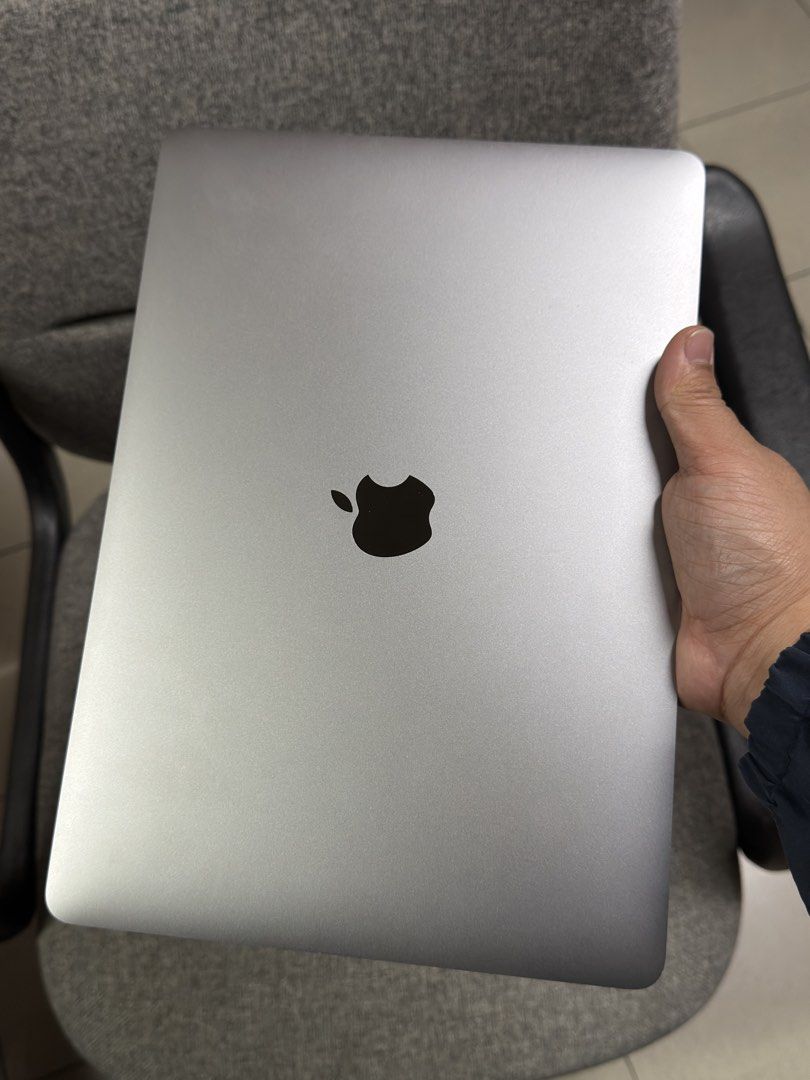 APPLE MACBOOK PRO INTEL 2020 (Category: Laptops & Notebooks) located in Las Pinas. Submitted by wristebola (Listing ID 1462114359, Image 3). Description: MacBook Pro 2020 Touchpad Intel - 512gb Storage -16gb ram - Running macOS Tahoe version 26.7 - Ideal for everyday tasks and work No issues Rfs: Nag upgrade Strictly meetups only .