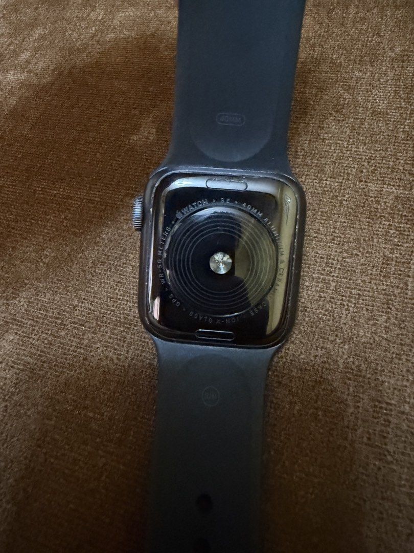 Apple Watch SE 40mm (Category: Wearables & Smart Watches) located in Quezon City. Submitted by copthis___ (Listing ID 1462057799, Image 3). Description: - Apple Watch SE (40mm, Aluminum Case) - Good working condition - Includes original Sport Band - Comes with an extra Green Sport Loop band - Original charger included - Selling due to upgrade - No box.