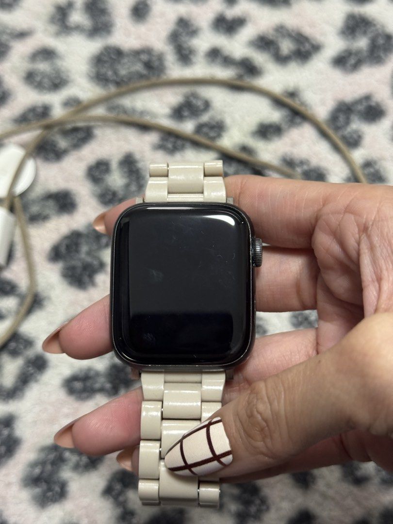 Apple Watch Series 6 44mm (Category: Wearables & Smart Watches) located in Antipolo. Submitted by thriftsbyra.s (Listing ID 1462110317, Image 1). Description: - Apple Watch Series 6 44mm - Includes original charger & bands Nasa pic na po condition ng watch. Check niyo nalang po pictures. Overall good working condition po. Message me on SMS. Cant reply here since quota na po yung inquiries. Thanks .