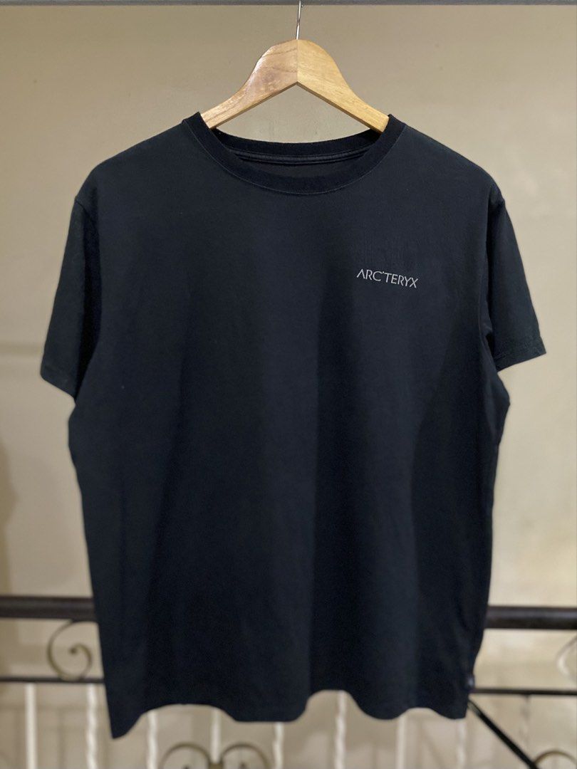 Arc'teryx Black T-shirt with Skeleton Graphic (Category: Tshirts & Polo Shirts ) located in Rizal. Submitted by channzy (Listing ID 1462064936, Image 2). Description: - Black Arc'teryx T-shirt - Features a unique skeleton graphic on the back - Iconic Arc'teryx logo on the front chest - Designed for a comfortable fit - Perfect for everyday casual wear.