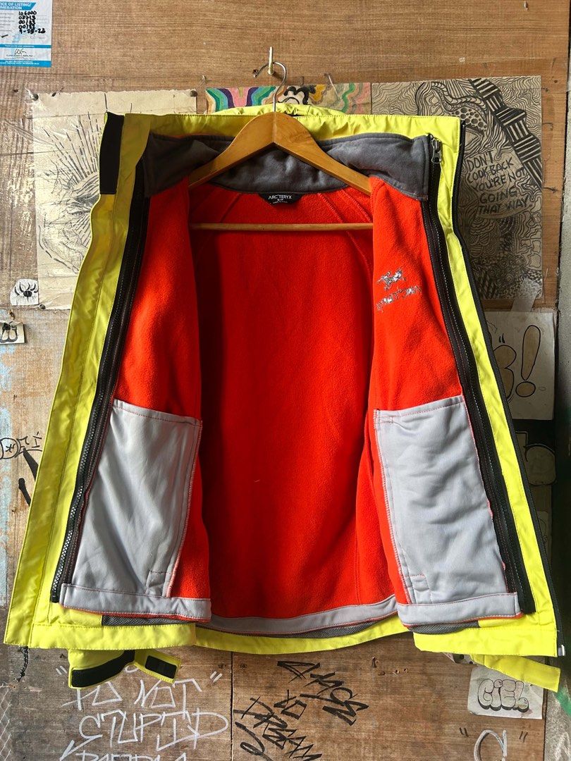 ARC’TERYX DOABLE JACKET MEN’S SIZE SMALL (Category: Coats, Jackets and Outerwear) located in Taguig. Submitted by visuallifestyle (Listing ID 1462261208, Image 2). Description: as new condition no issue need wash only .