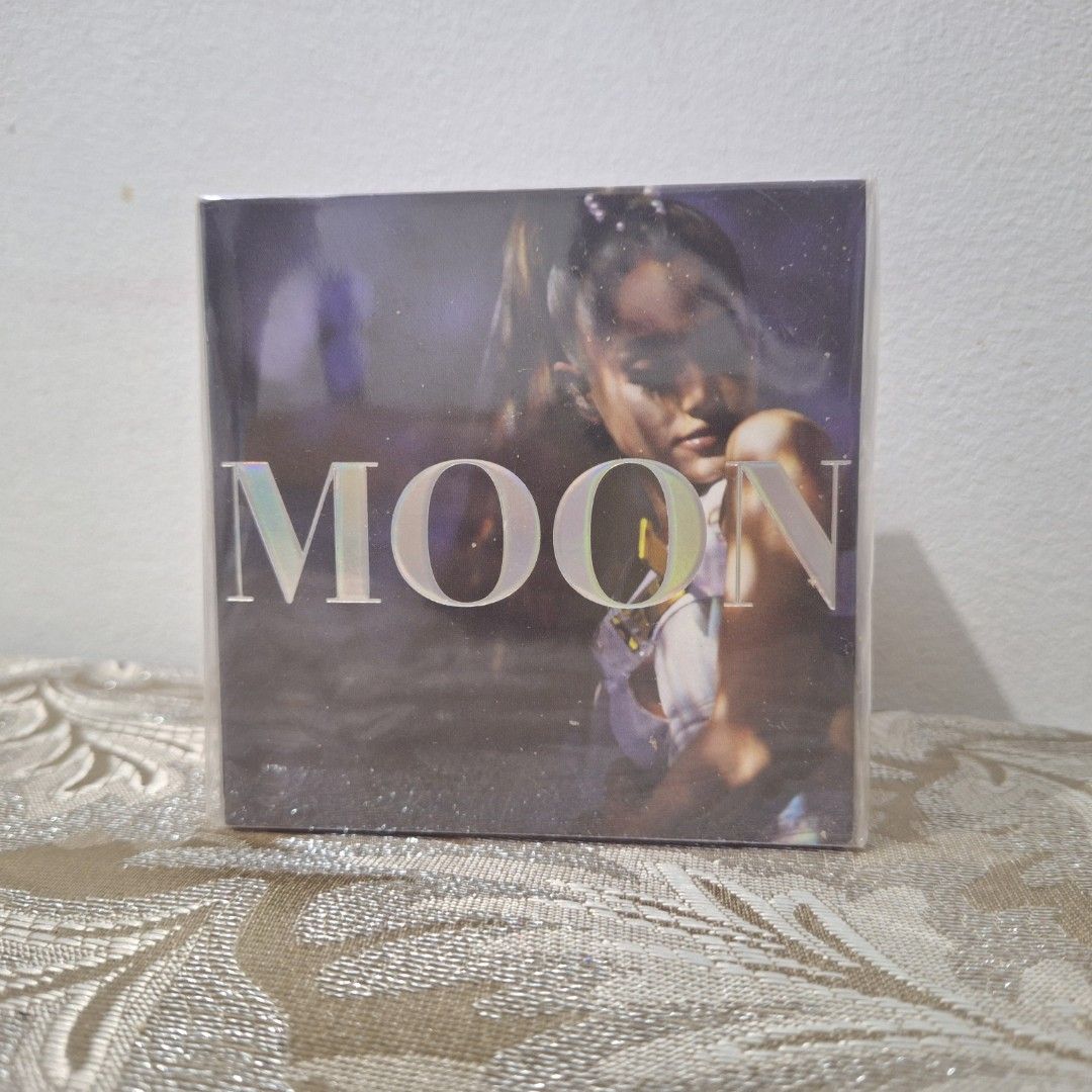 Ariana Grande Moonlight EDP (Category: Fragrance & Deodorants) located in Quezon City. Submitted by books-n-plushies (Listing ID 1462158374, Image 1). Description: Ariana Grande Moonlight Eau de Parfum (100ml) - Original - Brand New - Sealed - Never been used Can send more pics if interested. Buyer can check the product if meet-up ^^.