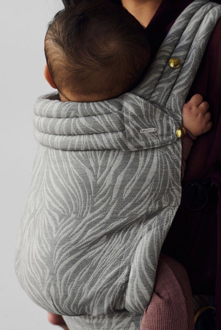 Artipoppe Zeitgeist Baby Carrier - Zebra Pattern (Category: Carriers & Slings) located in Pasig City. Submitted by misstcleanscloset (Listing ID 1462122629, Image 2). Description: ARTIPOPPE ZEITGEIST — PARADOX ZEBRA 🦓 Brand New • Never Used • With Original Box Letting go of this beautiful Artipoppe Zeitgeist Paradox Zebra — brand new and completely unused, with its original Artipoppe box and packaging. A gorgeous statement piece for babywearing 