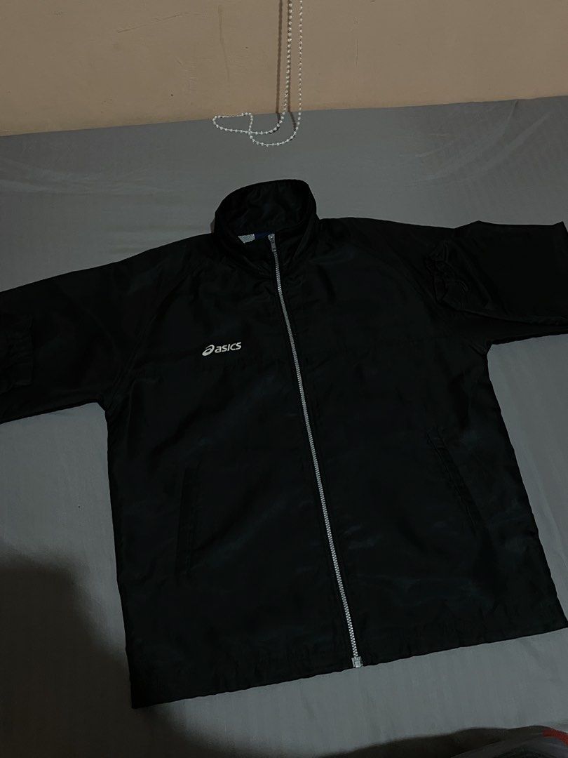 Asics Black Track Jacket (Category: Coats, Jackets and Outerwear) located in Manila. Submitted by santi067 (Listing ID 1462188322, Image 1). Description: - Black Asics track jacket - Full zip front with pockets - YKK zipper - Mesh lining inside the collar - Ideal for sports or casual wear - Easy to pack and wear.