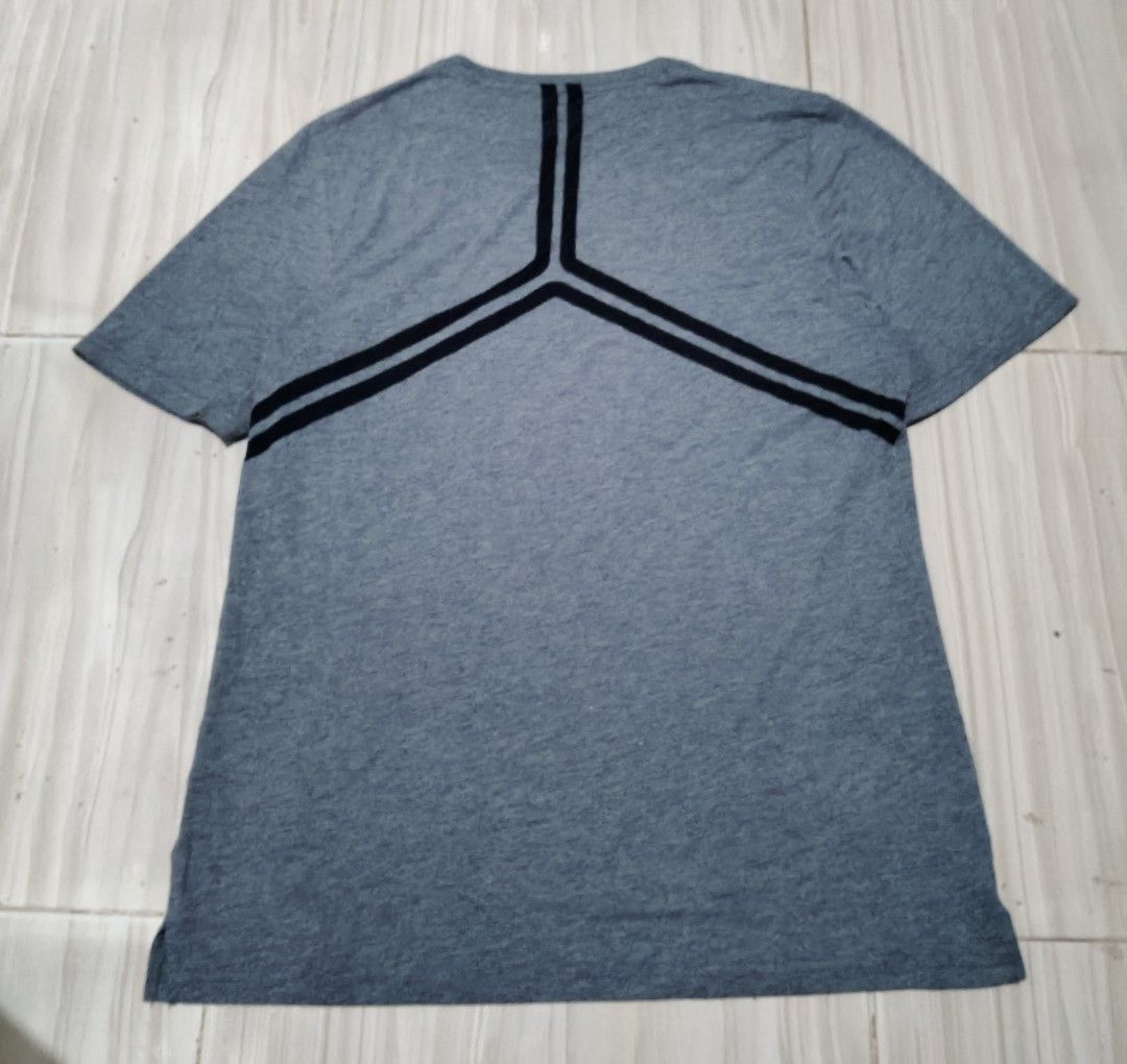 Asics drifit Tees (Category: Activewear) located in Santa Cruz. Submitted by jm.co (Listing ID 1462261197, Image 2). Description: forsale Asics Drifit Tee size:medium dimes:21x29 no issue in very good condition location: stacruz laguna.